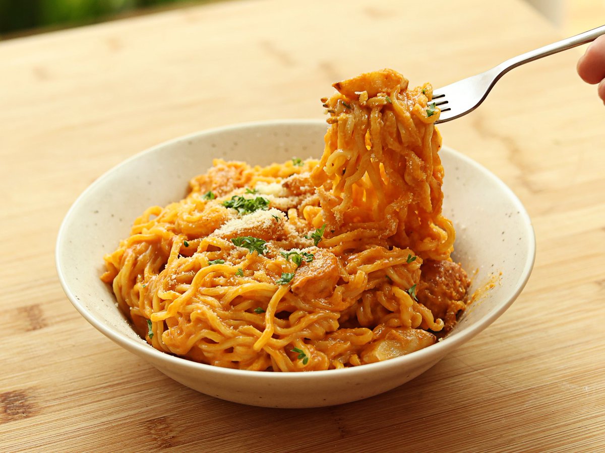 RESEP RAMYEON (MIE INSTAN) CARBONARA

--- a thread ----