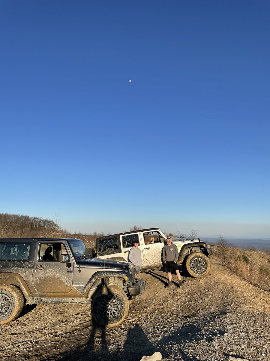 bec6005's tweet photo. Windrock, Tn! Here we go! #offroad #muddytires #windrock #JeepWrangler @JeepMafia_ @TopJeepers https://t.co/0eULlC0pf4