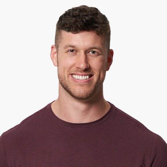 elxgi's tweet photo. most selfish bachelor award goes to: #TheBachelor https://t.co/HtXimzW8GU
