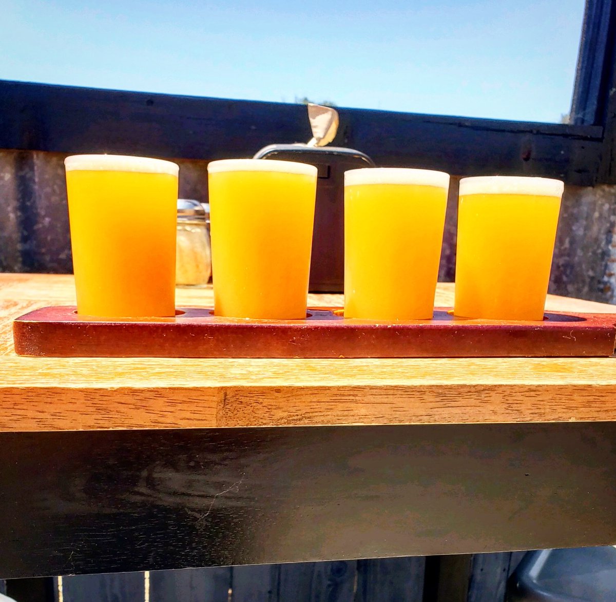 ManRockBrewing's tweet photo. Hazy’s 
All day long! https://t.co/KaduPKDl9e