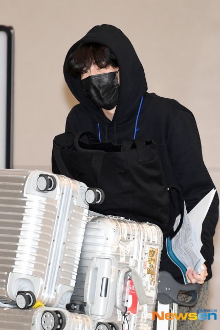 tnmarkk's tweet photo. Landed safely on my second home. Seoul, I’m back and thank you for waiting. It’s all never been easy but now nothing’s impossible. https://t.co/IDr93aNulR