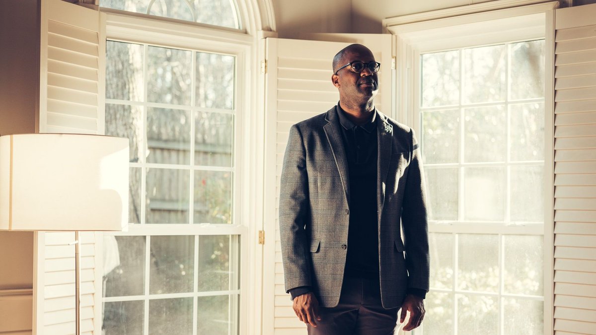 For all you WS trolls this is not about income, or credit score. <a href="/WellsFargo/">Wells Fargo</a> denied Microsoft engineer Mauise Ricard’s refinance application, even though he has a credit score north of 800. 
Photographer: Aboubacar Kante/Bloomberg