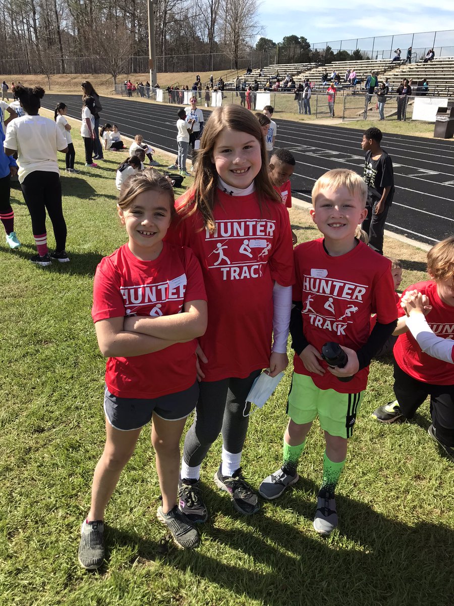 HunterPrincipal's tweet photo. Our Hunter Stars competed in the track meet at SE Raleigh High School today! @CentralWCPSS @WCPSS @wcpssmagnets #Rise #Shine #Soar #Run 🌟 https://t.co/pAJ9uFDH6N