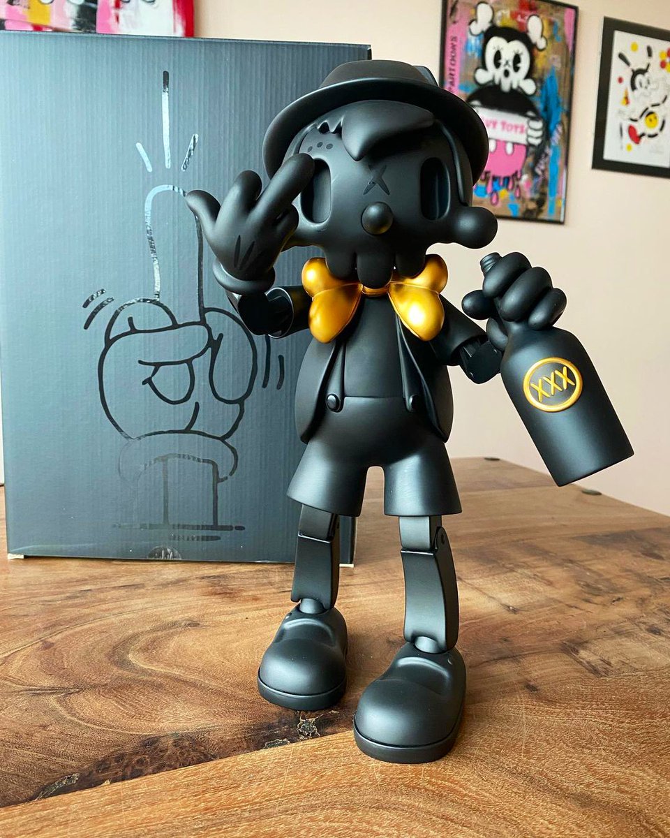 WE’RE GIVING AWAY THIS 1/399 SKULLTOONS “THE PINO” FIGURINE by @teodoru To Enter: 1. Follow @SkulltoonsNFT 2. RETWEET 3. Join Discord discord.gg/skulltoons Tag Friends When Done ✅ Winner Announced in 72H #Giveaway #NFTartist #ETH