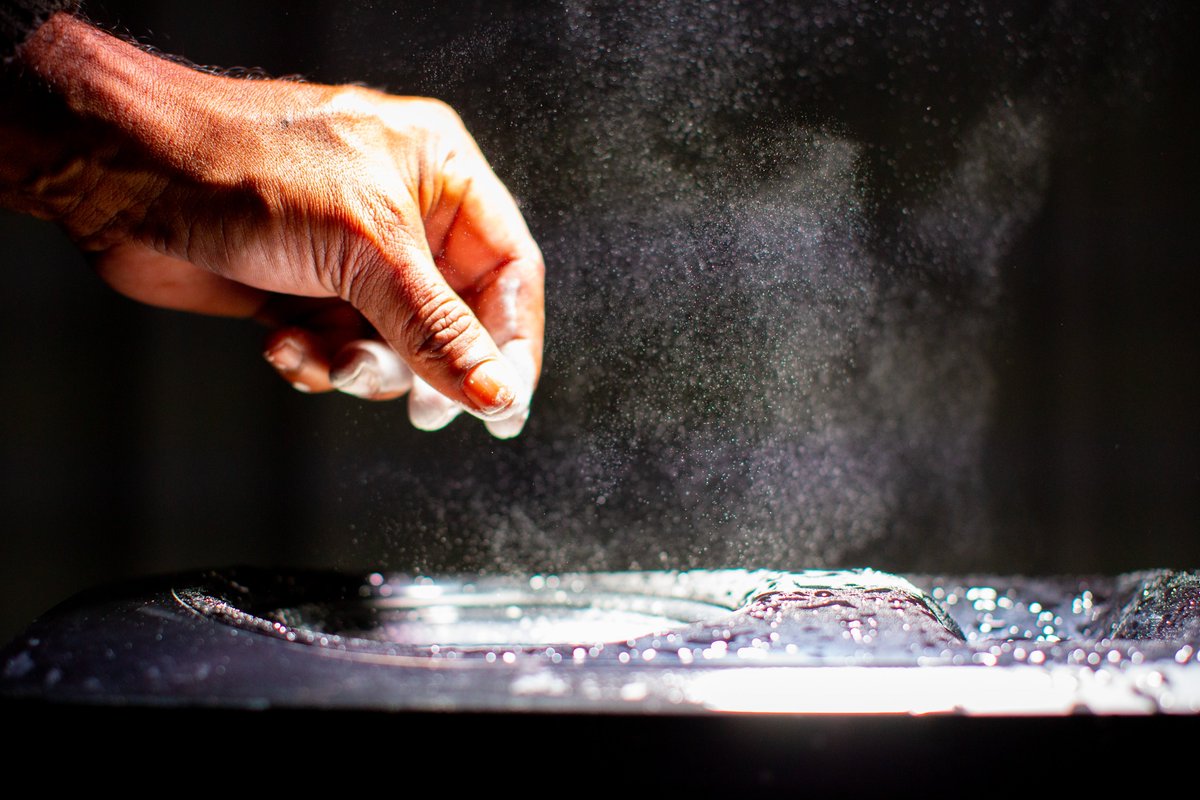 LeahBarclay's tweet image. Beeyali is currently screening at @AdelaideFesCent w/ @IlluminateAdl and @__ANAT (closes this weekend).

The work wraps around the building and can be seen from anywhere outside, so check it out if you're in Adelaide this week 😊

anat.org.au/program/new-li…