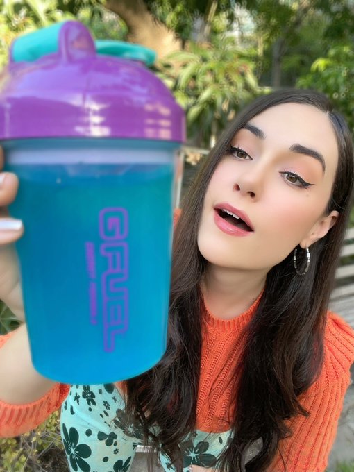 Get someone who looks at you the way I look at @gfuelenergy 💥 Use my Code &ldquo;GREY&rdquo; for a discount or click