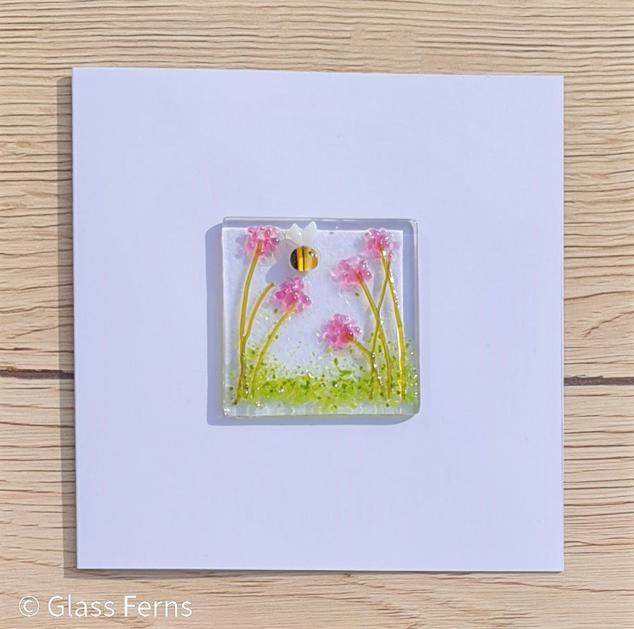 Dainty and bright.
One of my nature keeping #cards. These are one off designs, each fused glass card is a mini work of #art.

crafters.market/shop/glass-fer…

#fusedglass #bee #pink #Flowers #nature #oneofakind #keepsake #giftideasformom #gifts
#EarlyBiz
<a href="/_CMUK/">Crafter's Market UK</a>