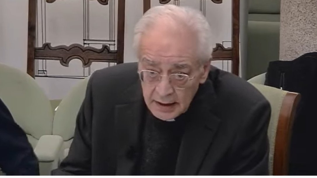 PontAcadLife's tweet photo. Siamo la prima civiltà #antiage! Abbiamo allungato i tempo dell'orologio. Ma per fare cosa? @monspaglia: serve pensiero per dare senso alla #vecchiaia L'Età da Inventare @edizpiemme ieri dibattito @Treccani @fond_treccani https://t.co/ERKt3GPwrk con #Sequeri @PontIstGP2 https://t.co/sAdh8LCByn