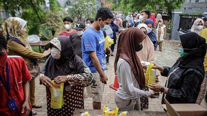 Arlidaa1's tweet photo. #SikatPenimbunMigor

Pengarahan terkait dengan ketersediaan hingga pendistribusian minyak goreng guna memenuhi kebutuhan masyarakat. https://t.co/21W63KyNny