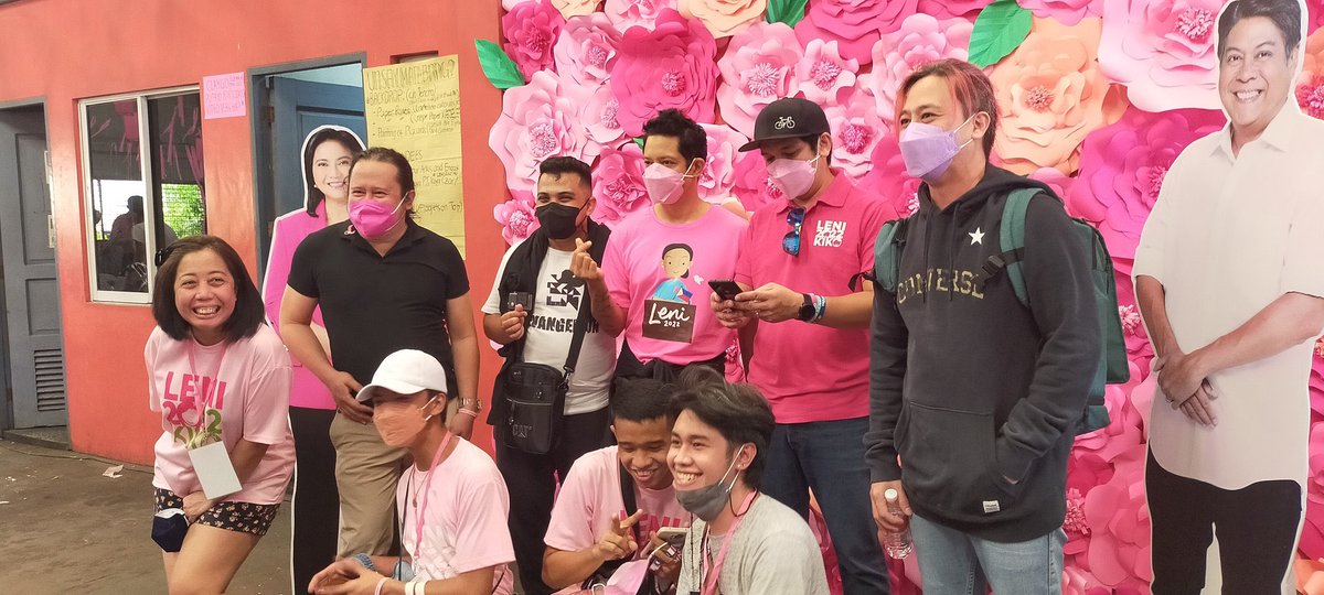 10sa_balota's tweet photo. Nandito na ang Rivermaya! Paki share mga dear! #GenSanIsPINK #GenSanForLeniKiko ctto 📸 https://t.co/7F745wCe9L
