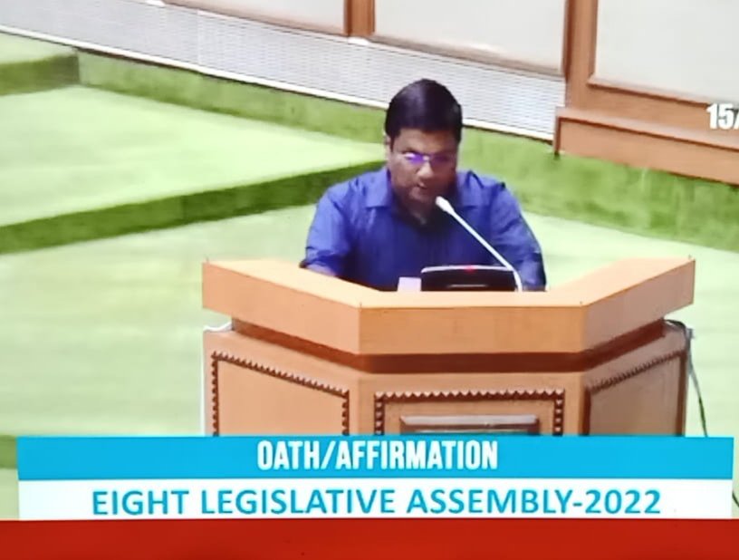 RahulMhambre's tweet photo. Congratulations to @VenzyViegas and @CruzSilvaGoa  who took oath today. My best wishes to both of you to fulfill the aspirations of people of your constituencies and be a constructive opposition in the #GoaAssembly. https://t.co/XvV9HTBULF