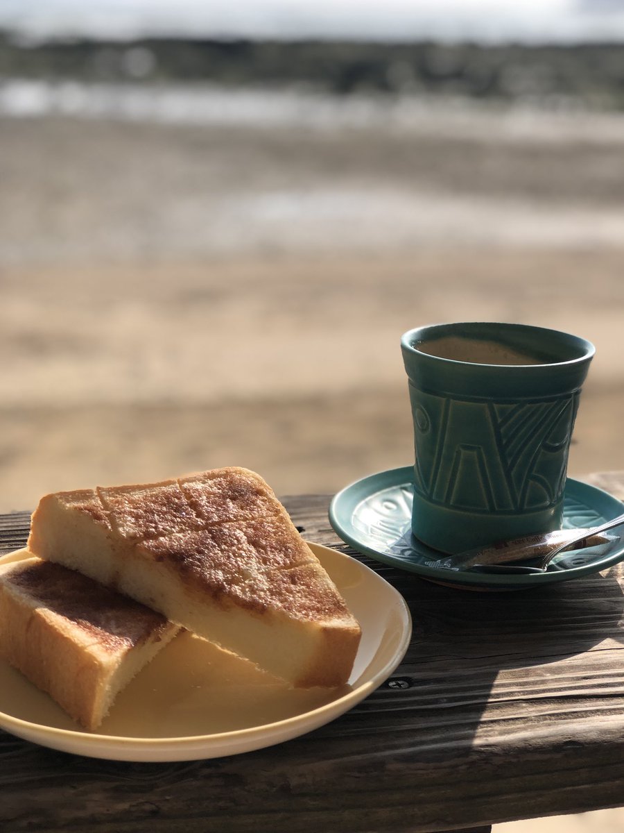 Reve38's tweet photo. 砂浜でいただけるシナモントースト💜
沖縄南部の珍しいカフェです💜 https://t.co/gJhPTyWMTF
