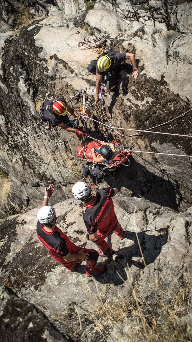 efiemer's tweet photo. TIC TAC ⌛ en 5 días comenzamos con la nueva edición de 2022 del curso de rescate vertical en lugares de difícil acceso. ¿Estas preparado para realizar un rescate técnico? Nosotros te formamos
https://t.co/gYXw05bYyf https://t.co/YLS2Mi0mHT
