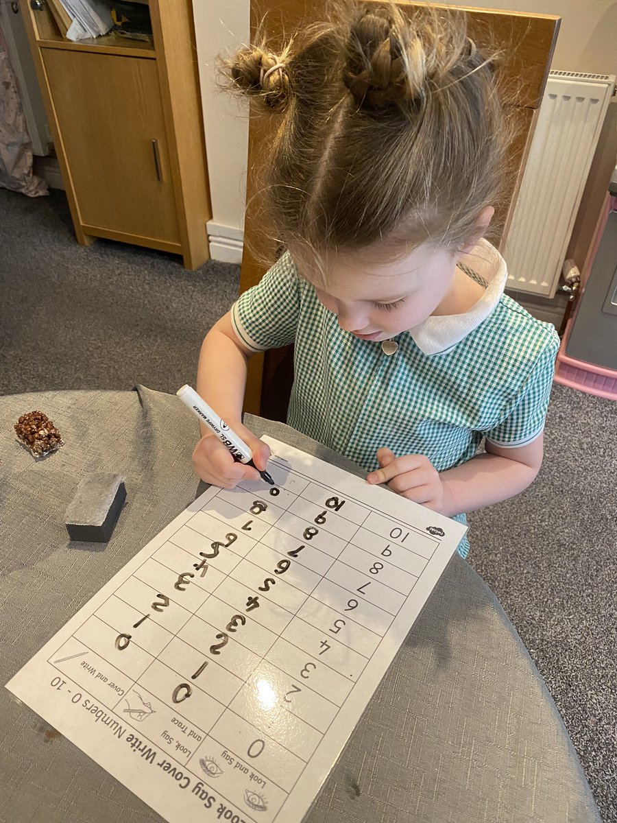 _Laura91_'s tweet photo. Loves practicing her numbers @PeelparkClass3 https://t.co/p3g5HQNjl7