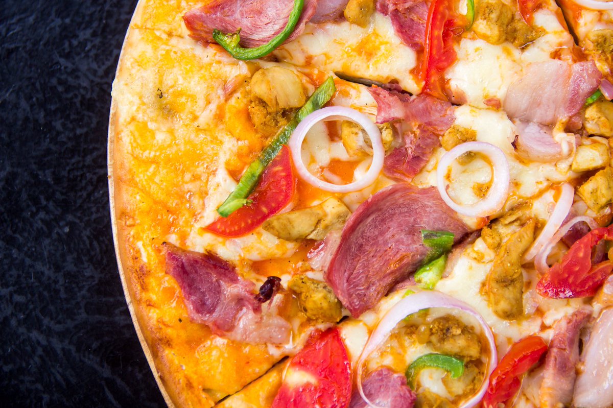 PizzaGoUG's tweet photo. Looking to add more spice to your Tuesday? We know exactly what you need.🍕😋👌🏿

Order Now! DM or call 0780 262 230 or 0759 945 442. We deliver to you!
#pizza #pizzago #pizzalover https://t.co/FElDwU0ODI