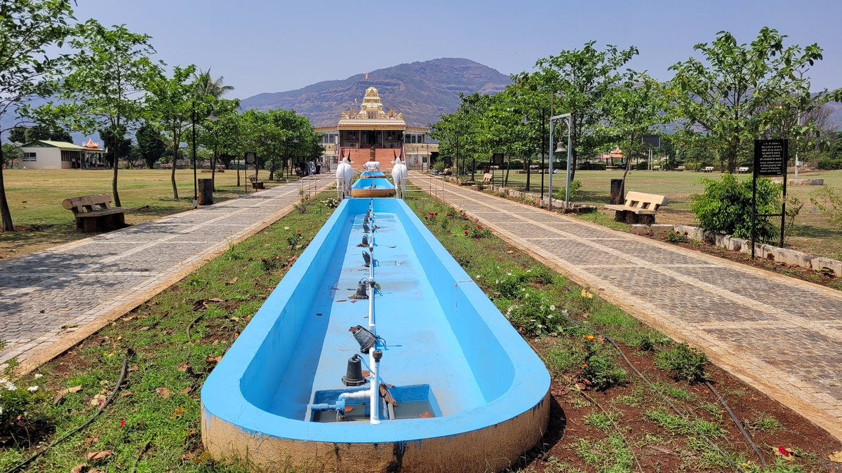 abkatakdhond's tweet photo. Hadashi is a beautiful village near to  Mulshi which is just an hour away from Pune. Visit Hadashi, a hidden gem which is a lovely lakeside picnic spot that has an epic temple and a dam. The best time to visit the place is during monsoons as there is greenery everywhere...... https://t.co/FySeROOWnf
