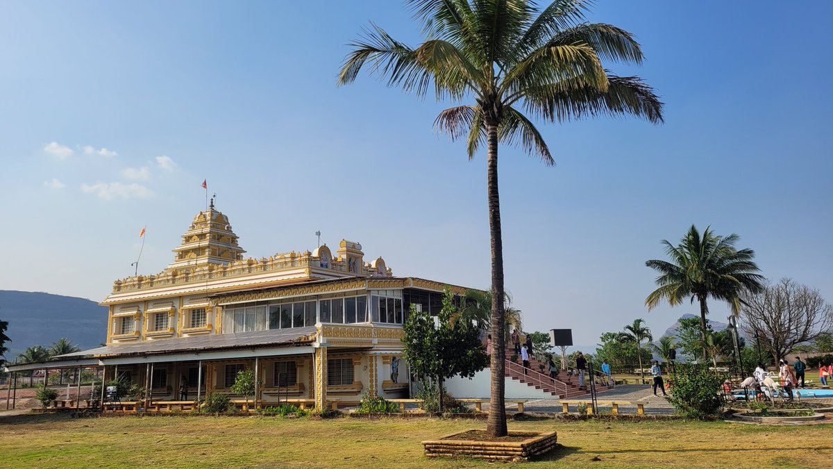 abkatakdhond's tweet photo. Hadashi is a beautiful village near to  Mulshi which is just an hour away from Pune. Visit Hadashi, a hidden gem which is a lovely lakeside picnic spot that has an epic temple and a dam. The best time to visit the place is during monsoons as there is greenery everywhere...... https://t.co/FySeROOWnf
