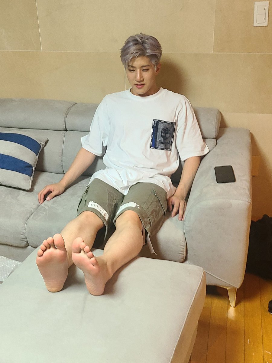 ASTROThailand's tweet photo. [🇹🇭] @offclASTRO : 
คุณคือคนที่เกิดมาเพื่อได้รับความรัก~
คุณได้รับความรักนั้นในชีวิตของคุณครับ~
ฮยอง สุขสันต์วันเกิดครับ~! ขอ���ห้วันนี้เป็นวันที่มีความสุขมากกว่าใครๆนะครับ😁😁
#อาสโทร #อโรฮ่า
#느려도_멋진리더_진진_생일축하해

#ASTRO #MOONBIN https://t.co/ylISKajkIk