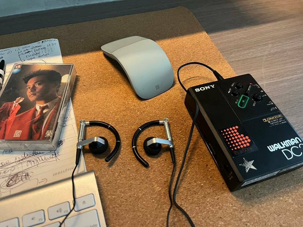 tomhk's tweet photo. WFH - focus hour #walkman #walkmandc2 #cassette #lesliecheung https://t.co/ZndA4TXwRL https://t.co/3OdjcKTulA