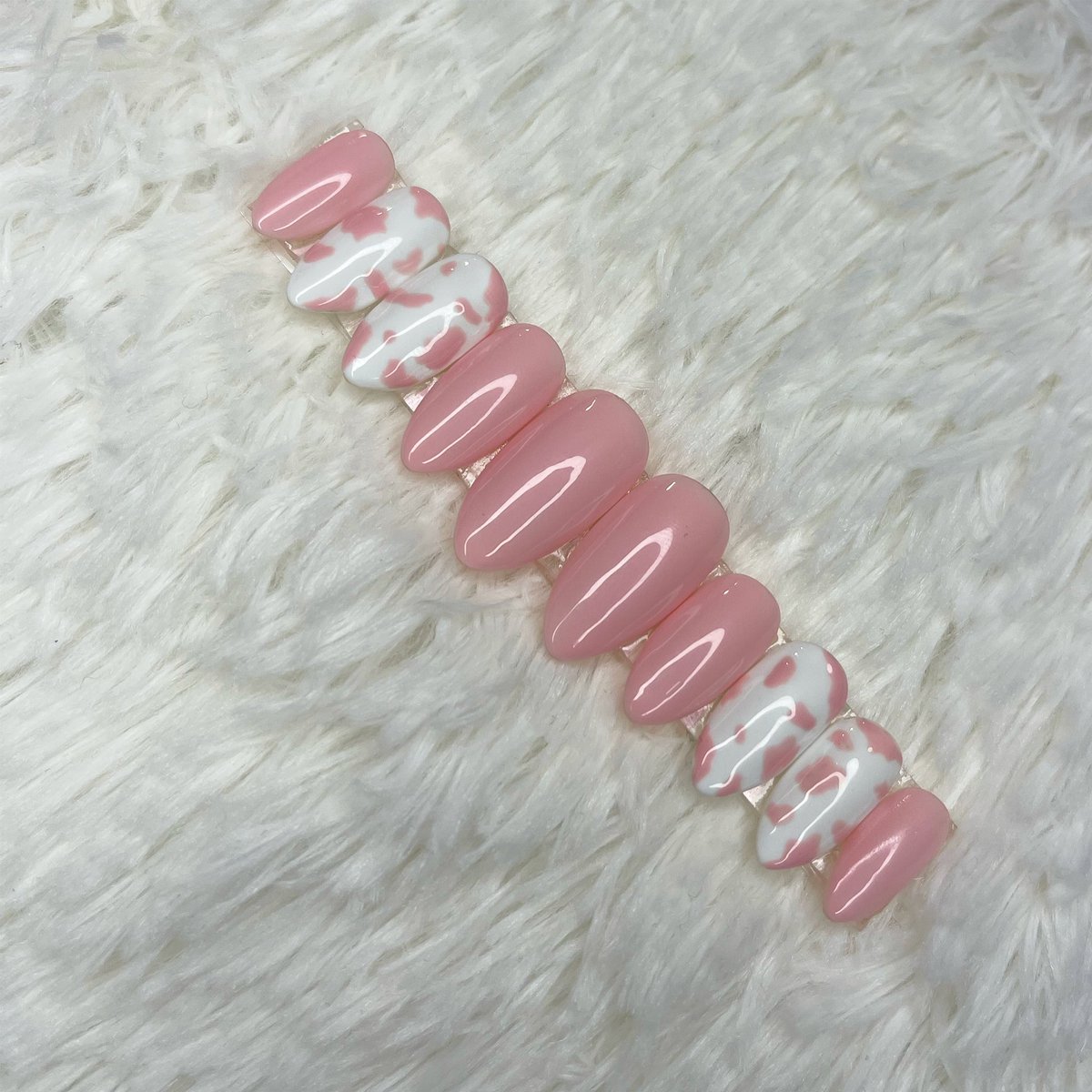 alesowavy's tweet photo. So I started a press on nail business back in December and wanted to show my work. 💅 https://t.co/8KeM2VDQrZ✨ https://t.co/BDUeGEiUm7