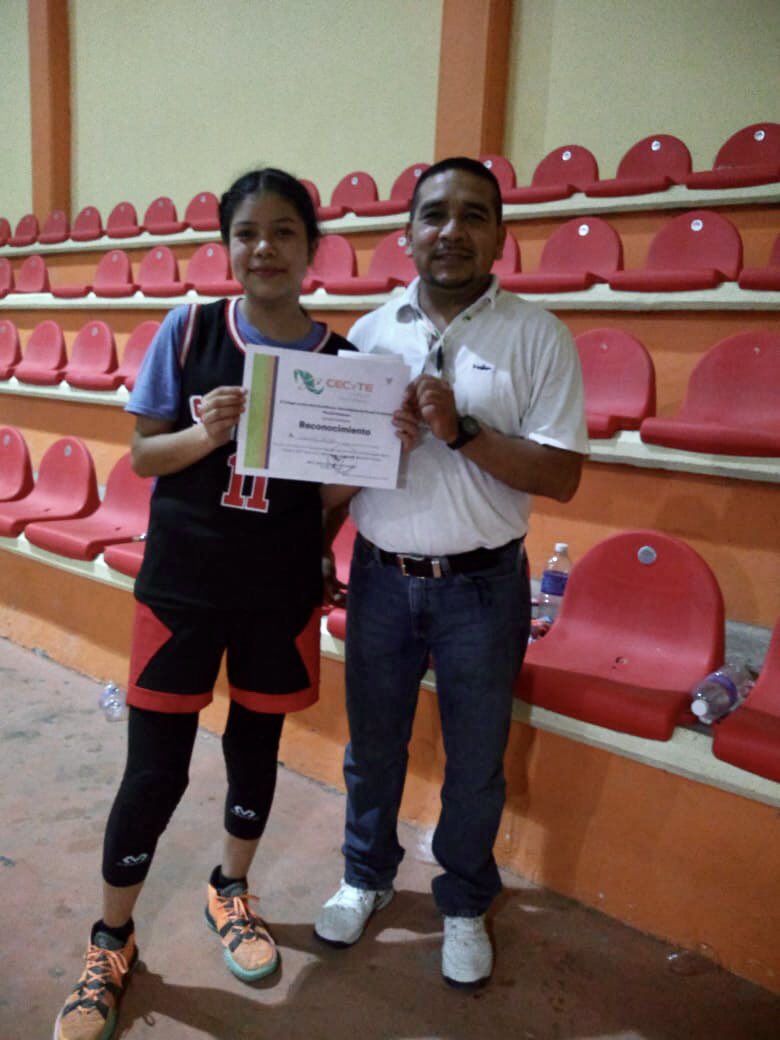 CecyteSantaAna's tweet photo. 1er lugar 🥇  Básquetbol Femenil 🏀
Encuentros Regionales de la sierra y huasteca 2022 🙌🏻 ¡Felicidades jugadoras y entrenadores! 
Nos vamos a la Estatal 2022 👏🏻 https://t.co/KPaUqQO4wX