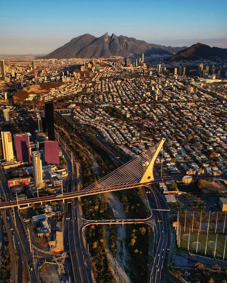 NuevoLeonisimo's tweet photo. Tengo orgullo de ser del norte... 🎵🎶 https://t.co/HvHyjfTHkm