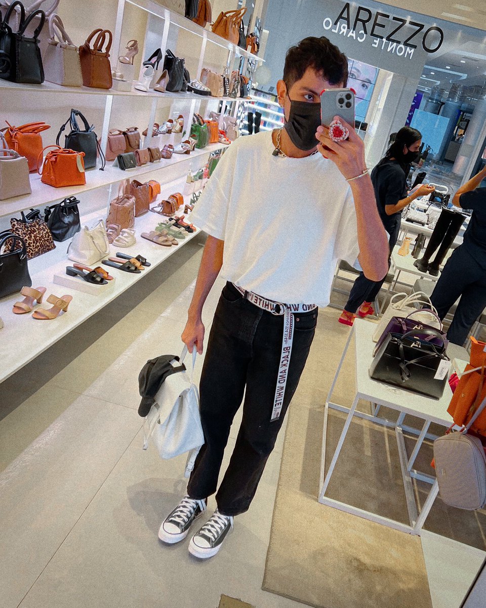 itsigorsaint's tweet photo. A vibe “basic not to basic” para não ter muito estresse com roupa… #styledbysaint #streetwear #OOTD https://t.co/uoHJxx24x0