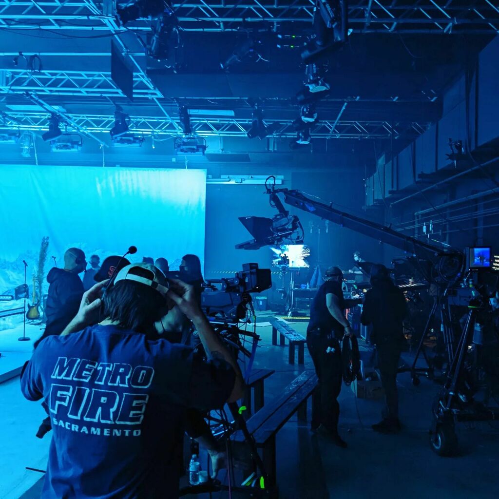 averybazan's tweet photo. Behind the scenes. @thinkoutloud.studio https://t.co/WaLD8JHoSQ https://t.co/mtEPsSE5eg