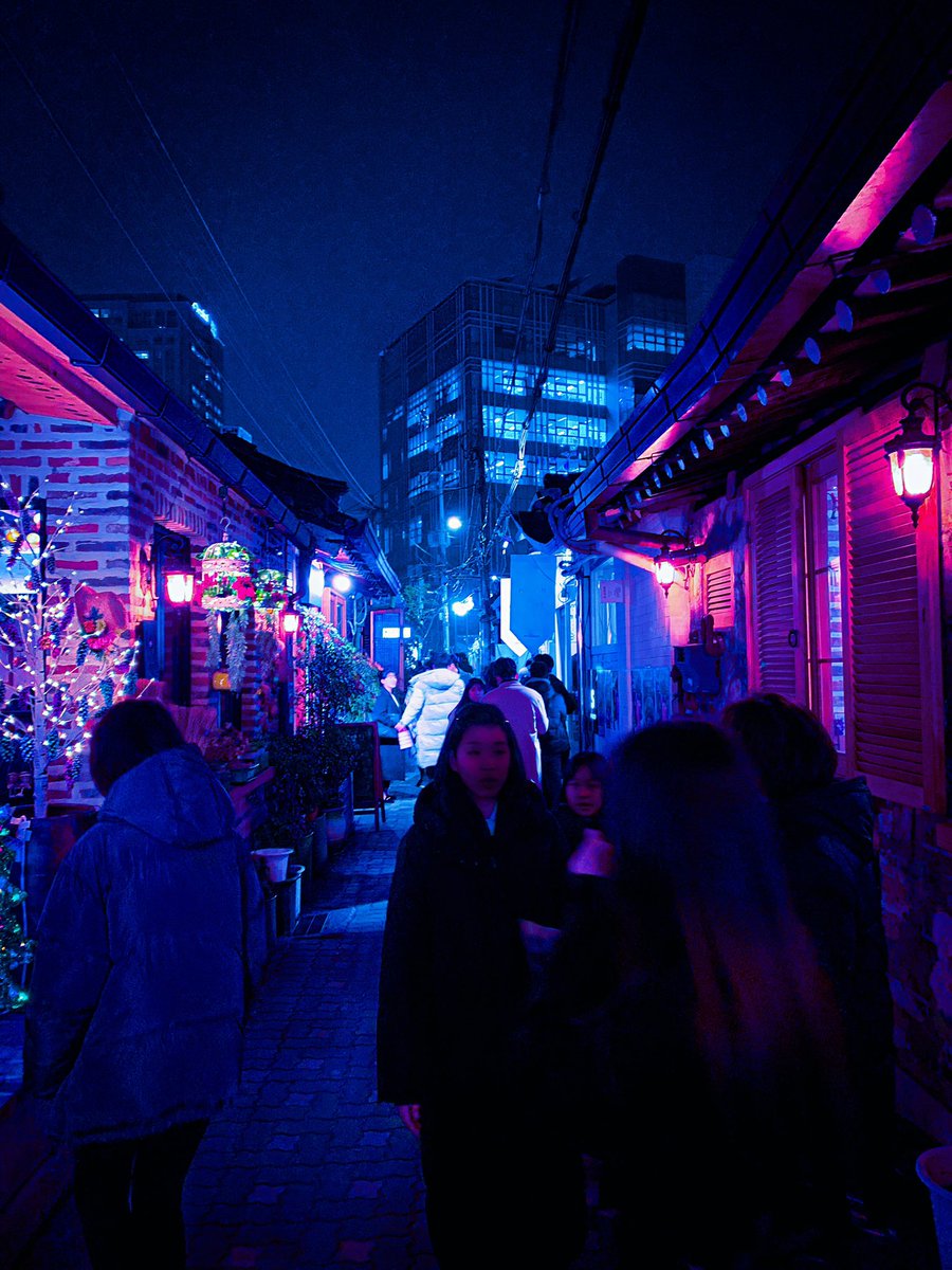 sarah_a126's tweet photo. @grey1217 GM☕️
Here are some Cyber Night shots🌃📸 https://t.co/6uimnTQ78V