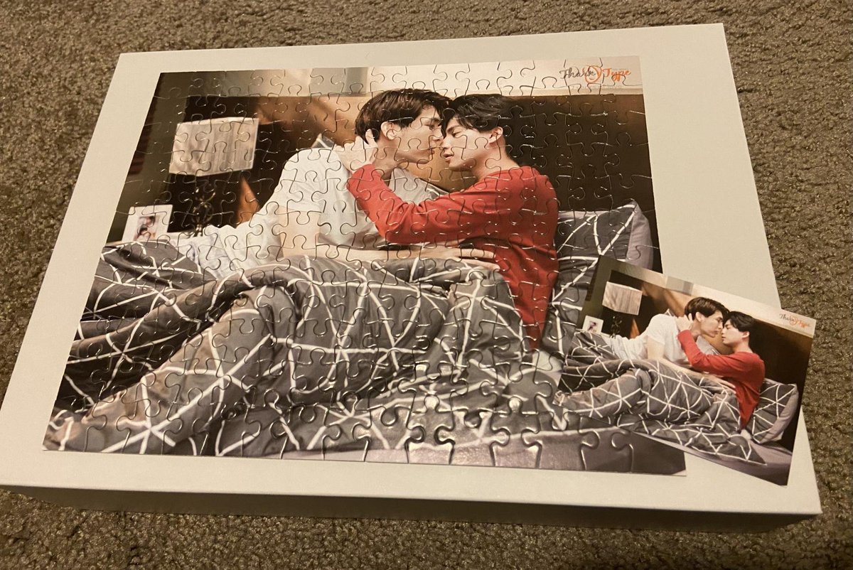 flyawayling's tweet photo. Took over a year to get this boxset... Honestly did not like the 2nd season, but I wanted the goodies. Spent 1 hr and 30 min putting the puzzle together. I'm so tired. #vanicaglobal #tharntypeboxset #TharnTypetheseries https://t.co/WtrraaAjar