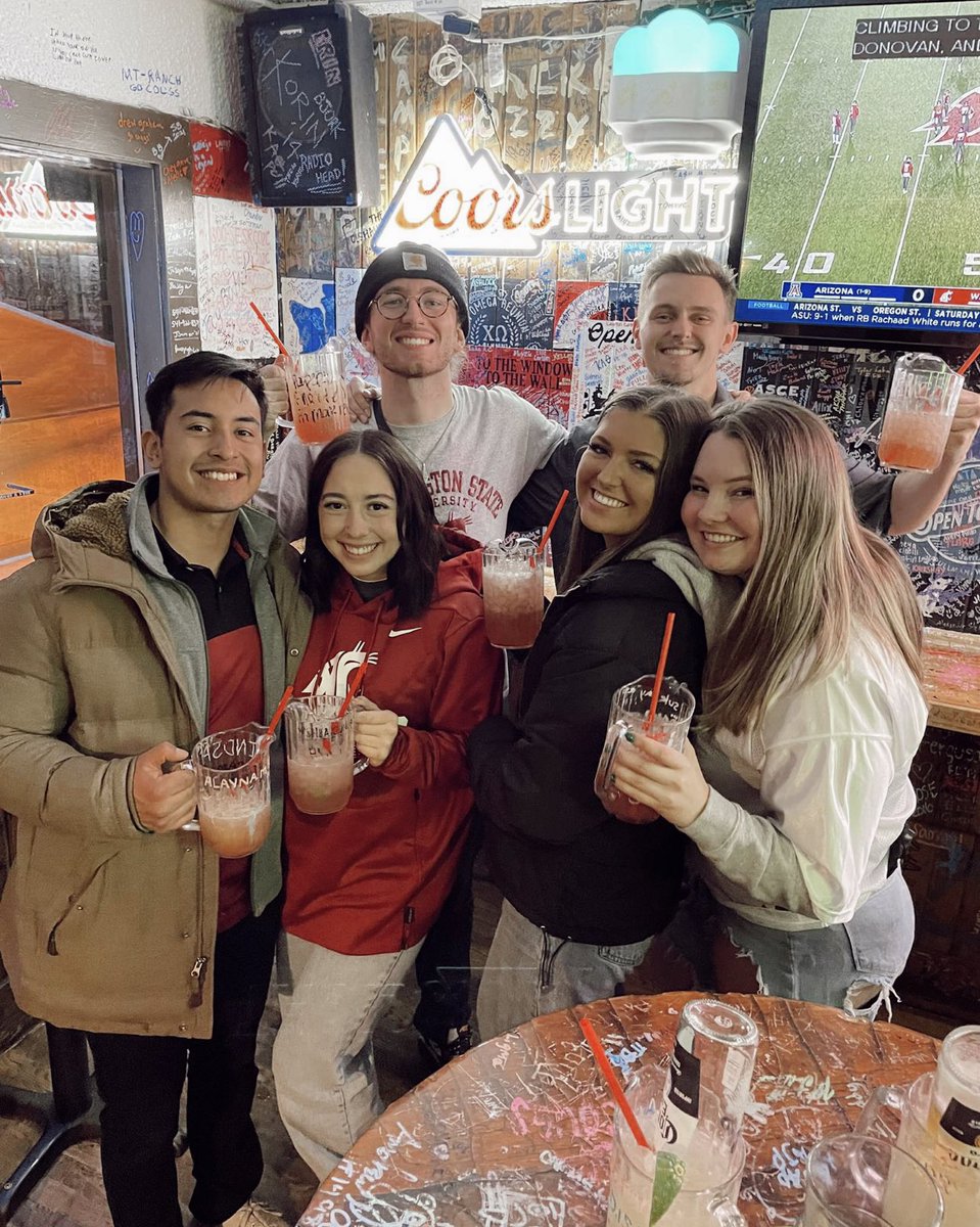 mar0700's tweet photo. Go cougs baby!! ❤️ #bestbarcoug #bestbarbarstool https://t.co/6cG0ulwri4