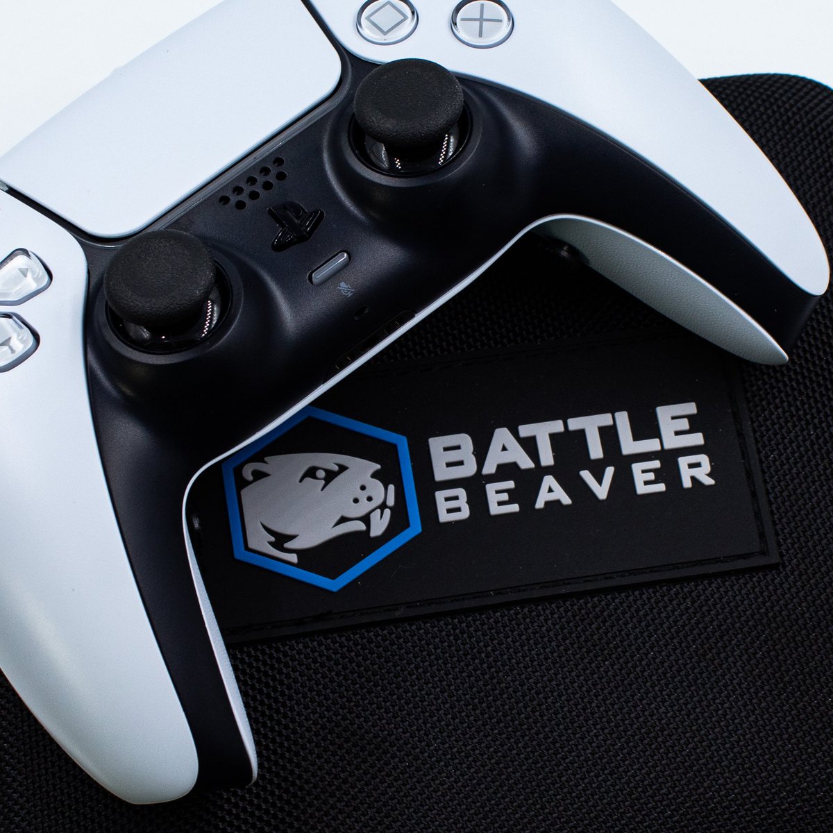 aTypicalChad_'s tweet photo. Huge shoutout to @BattleBeaver for allowing me to build an awesome custom PS5 pro controller. Big thanks to @kkingstyle for the promo code. Use code #31 for 10% off. https://t.co/hYJ4dyYkG9