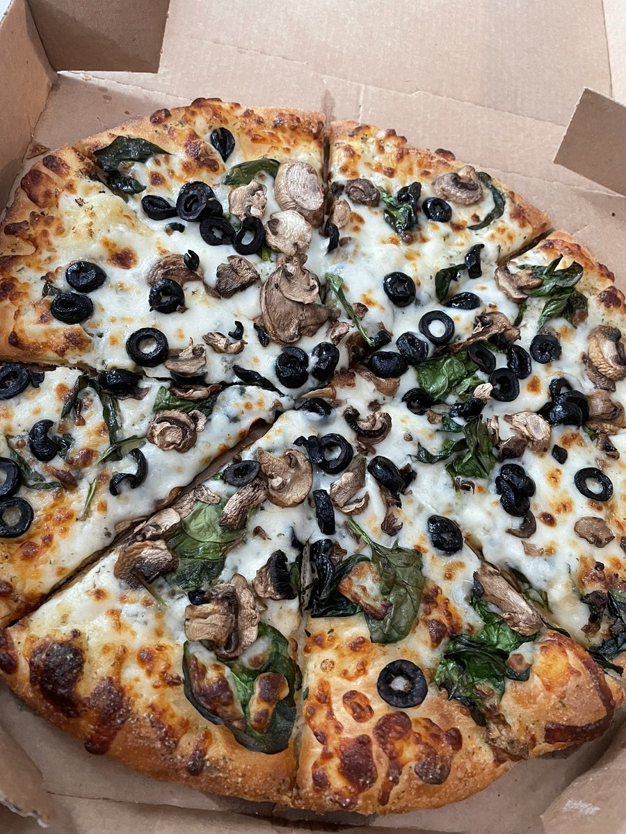 WatchGirlsPlay's tweet image. Happy #piday2022 we had to celebrate with pizza and some #pidaypie 💜