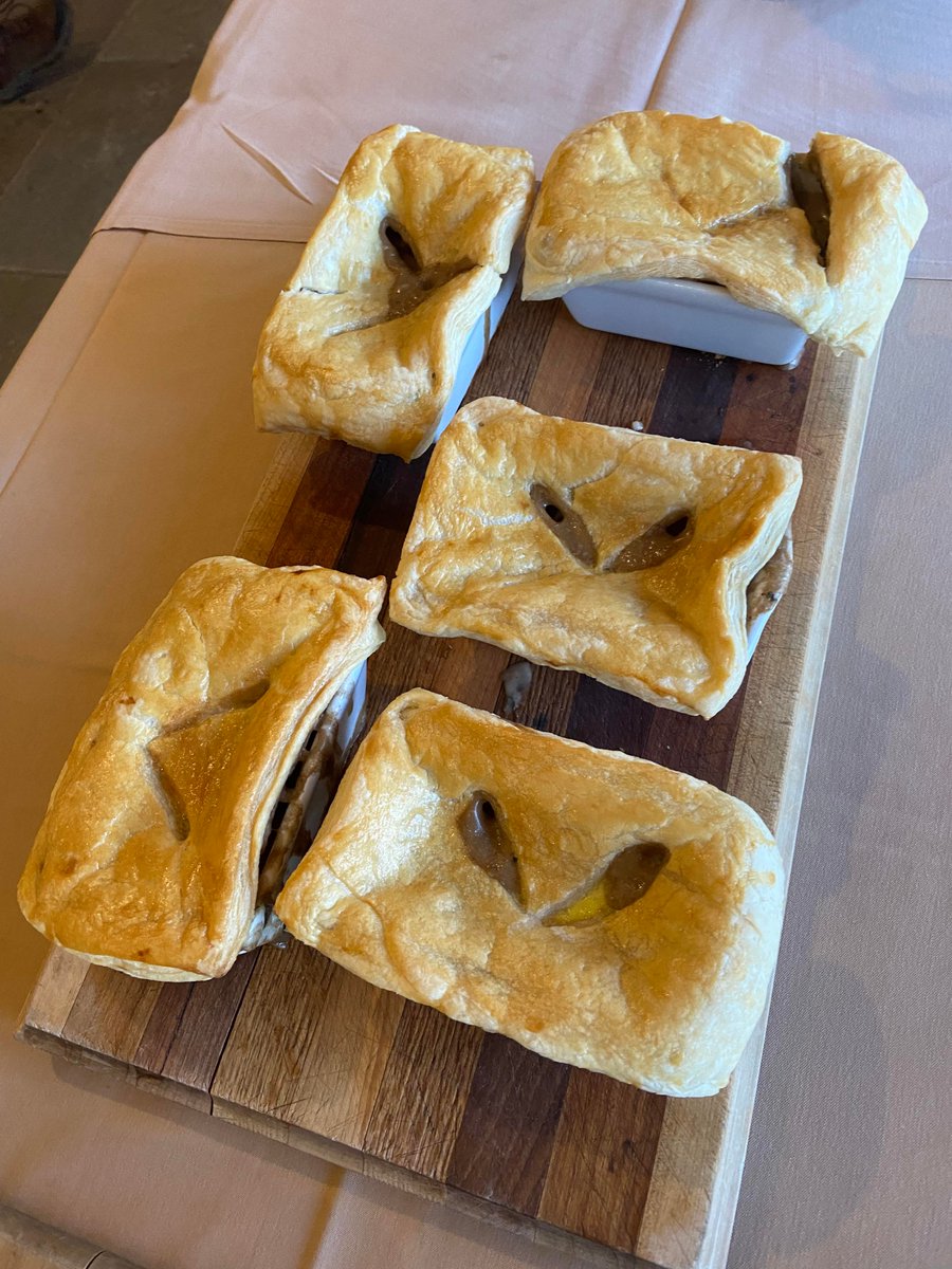 HighlightsFound's tweet photo. “The most important ingredient that goes into a pie is the love that goes into making it.” -@authorweeks, Pie
#ChefAmanda wanted to celebrate Pi Day with you all and shared some pics from tonight’s dessert! 😋
#HappyPiDay2022 🥧 https://t.co/CmlTRJD7jb