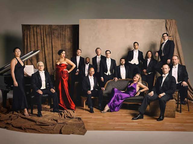 ¡La agenda musical está llena de jazz, cabaret y bossa nova! 🎷Una velada repleta de música en vivo llega de la mano de Pink Martini  👉🏼 bit.ly/3CHHXqg
