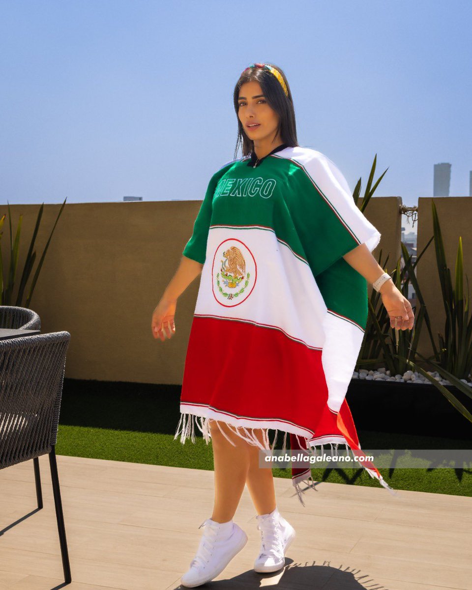 Cuantos Mexicanos dando Rt a esta foto, emocionada con mi primer poncho 😍🇲🇽.
Anabellagaleano.com