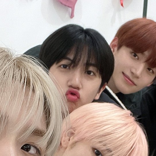 nangnang_HM2's tweet photo. 아니 원진이 걍 다콩이 튜브랑 똑같이 생겼는디ㅋㅋㅋㅋㅋㅋㅋㅋㅋㅋㅋㅋㅋㅋㅋㅋㅋㅋㅋㅋㅋㅋ https://t.co/DeUdEo5rMy