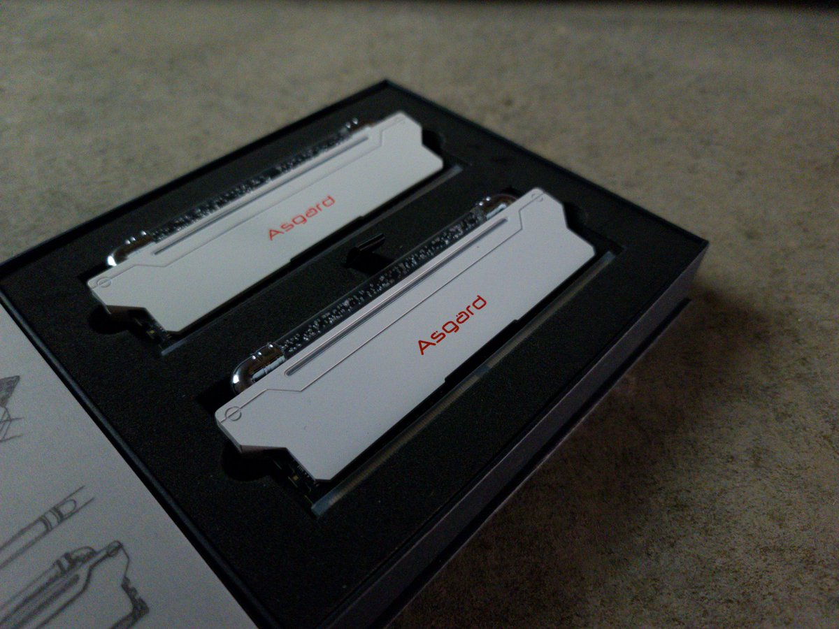 EnviousMods's tweet photo. This @AsgardMemory Loki DDR4 has a look that's sets it apart from the rest of the market.
I can only imagine how sweet it looks like up!
#asgard #asgardmemory #ddr4 #memory #loki #enviousmods https://t.co/ycjYRNlkAs