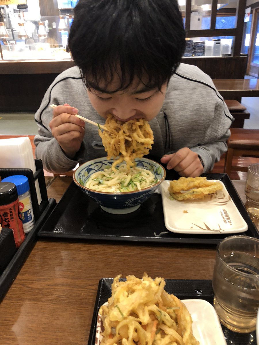 SU_stc's tweet photo. 部員紹介

名前:中村洋介
学年:2年
学科:教育学部中学校コース英語分野
出身高校:埼玉県立川口北高校
好きな異性のタイプ:お母さん

ソフトテニス部のマスコット的存在。｢ご飯も試合も美味しく平らげる｣がモットー。 https://t.co/qzyMHv8bBt
