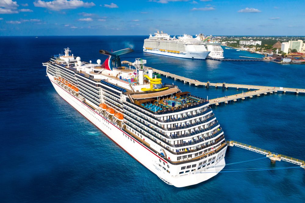 Elijahbrooks14's tweet photo. Son I can't wait to go to the Bahamas on this in April 🥳🎉🍾 https://t.co/ZfUWeM1vav