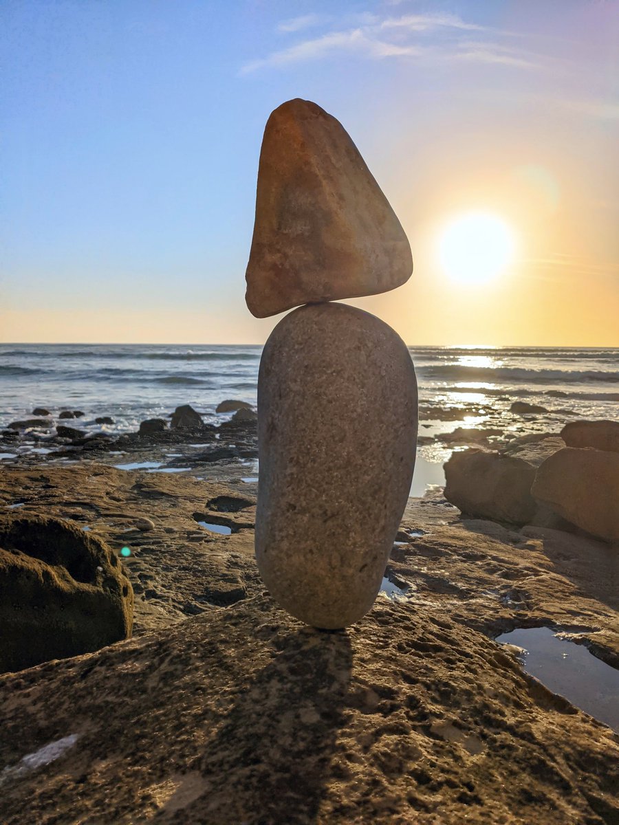 hiddenbalance's tweet photo. Sunset Cliffs, San Diego, California
#stacklife #stonebalancing #rockbalancing https://t.co/Y0ZIyYiV3B