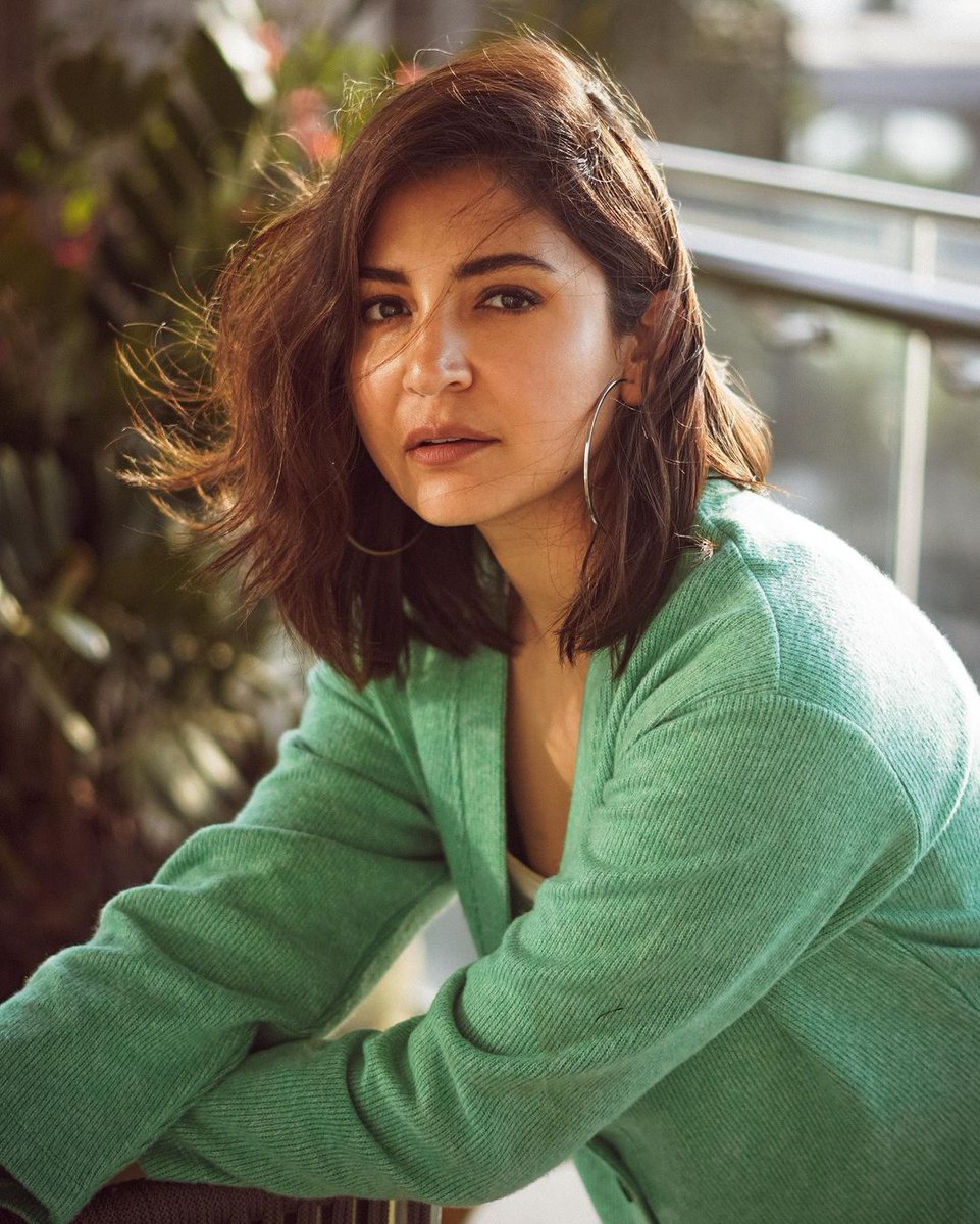 SooriyanFMlk's tweet photo. நிலவையும் உந்தன் கால்மிதியாய் வைப்பேனே....💚

Ravishing  @AnushkaSharma 
#AnushkaSharma #TamilCinema https://t.co/Fd7OIzNTid