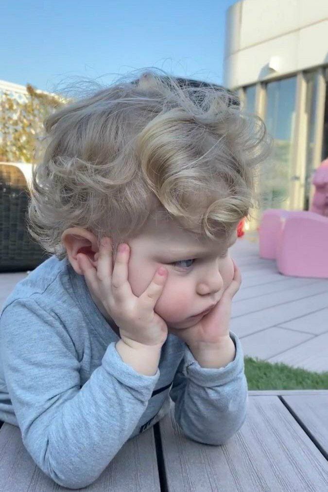 قد لا نستطيع ٳصلاح كل شيء ، لكننا نستطيع الابتعاد عن كل ما يعكر مزاجنا و يؤذينا...!!اللهُم اجعل صباحنا يحمل بشائر خيرك ، و اجعل لنا مع نسمات هذا الصباح رزقاً و فرحاً و عافية ... صباح الخير ٲحبتي
#صباح_السعاده