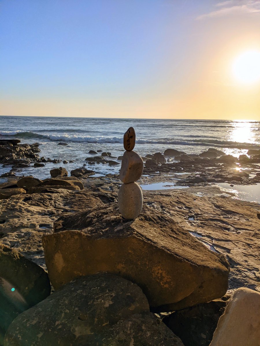 hiddenbalance's tweet photo. Sunset Cliffs, San Diego, California 
#stacklife #stonebalancing #rockbalancing https://t.co/RbqFGa9eIo