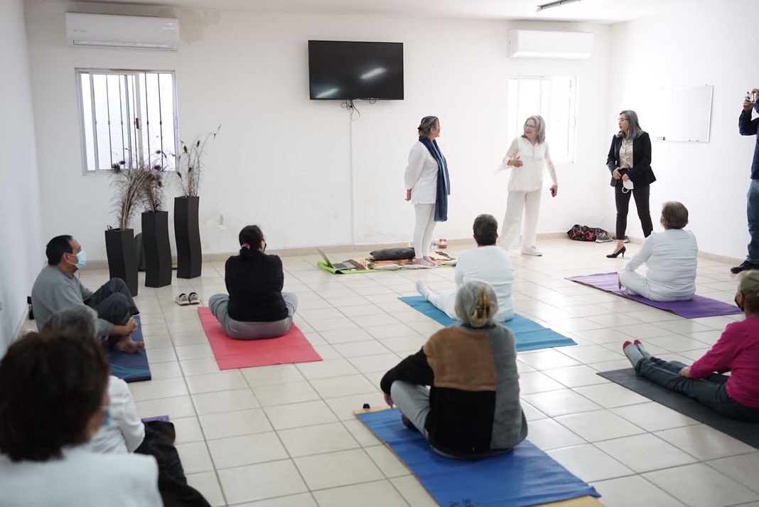 wzuloag's tweet photo. Hoy los Centros de Desarrollo para Adultos Mayores (CEDAM) iniciaron su Semana Cultural. Agradezco a Cedna Maviael Jaquez Ortega, directora general del Instituto Sonorense de Atención para los Adultos Mayores (Isaam) por su trabajo y recibimiento. https://t.co/UbshFP7XuS