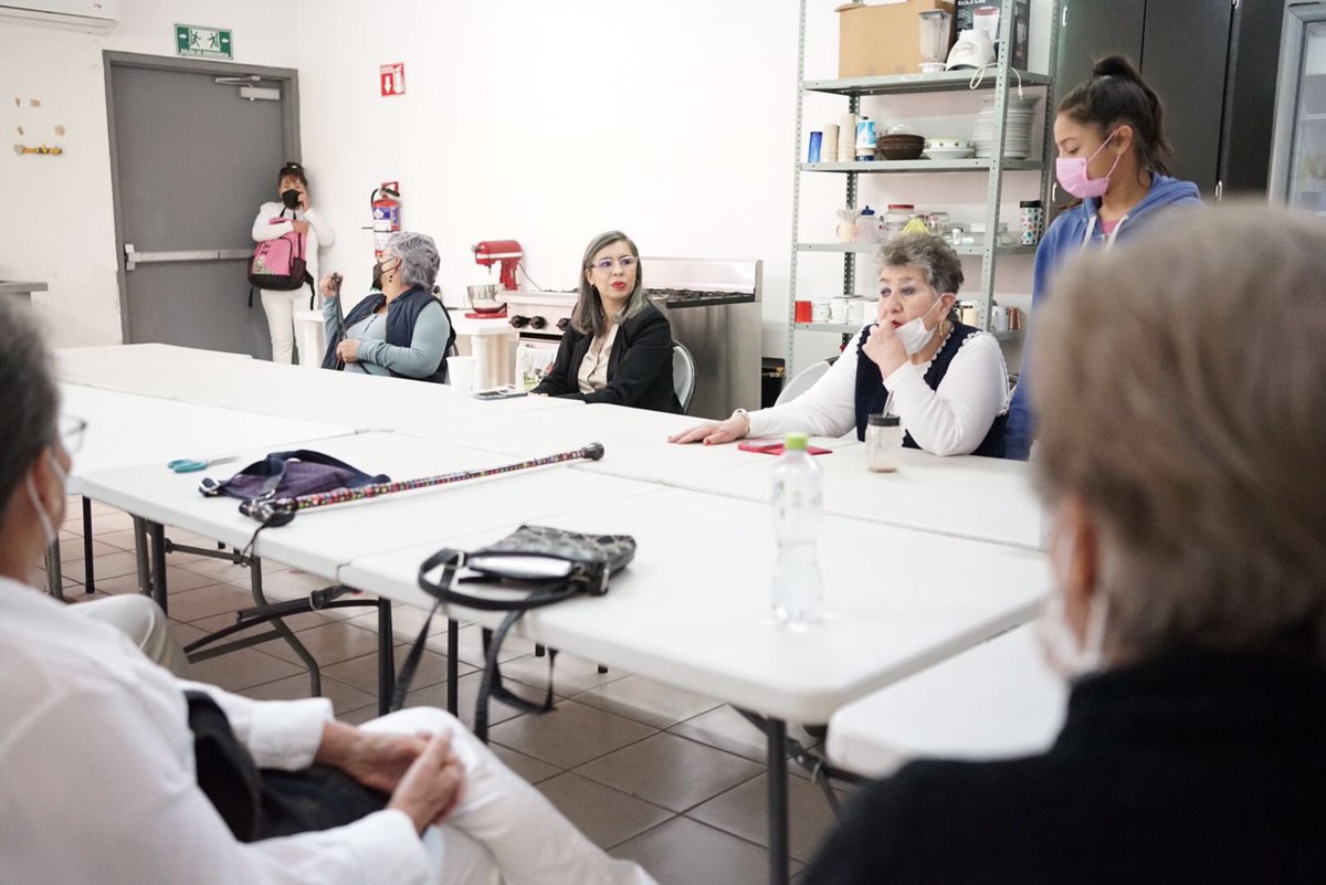 wzuloag's tweet photo. Hoy los Centros de Desarrollo para Adultos Mayores (CEDAM) iniciaron su Semana Cultural. Agradezco a Cedna Maviael Jaquez Ortega, directora general del Instituto Sonorense de Atención para los Adultos Mayores (Isaam) por su trabajo y recibimiento. https://t.co/UbshFP7XuS