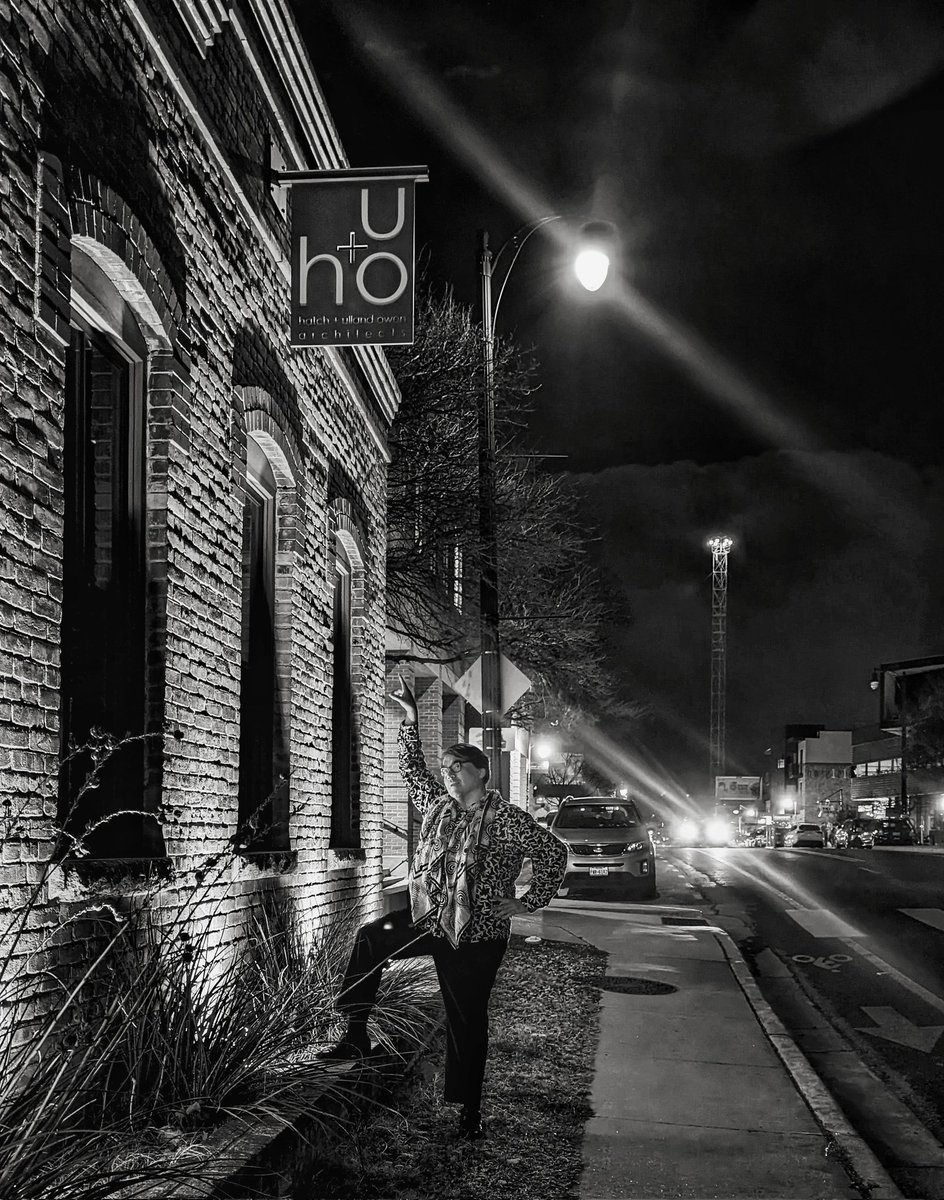 My Philip was able to find a fabulous spot for an #impromptuphotoshoot and insult me at the same time! 😀 #blackandwhite #SXSW #SXSW2022 #austintx #atx