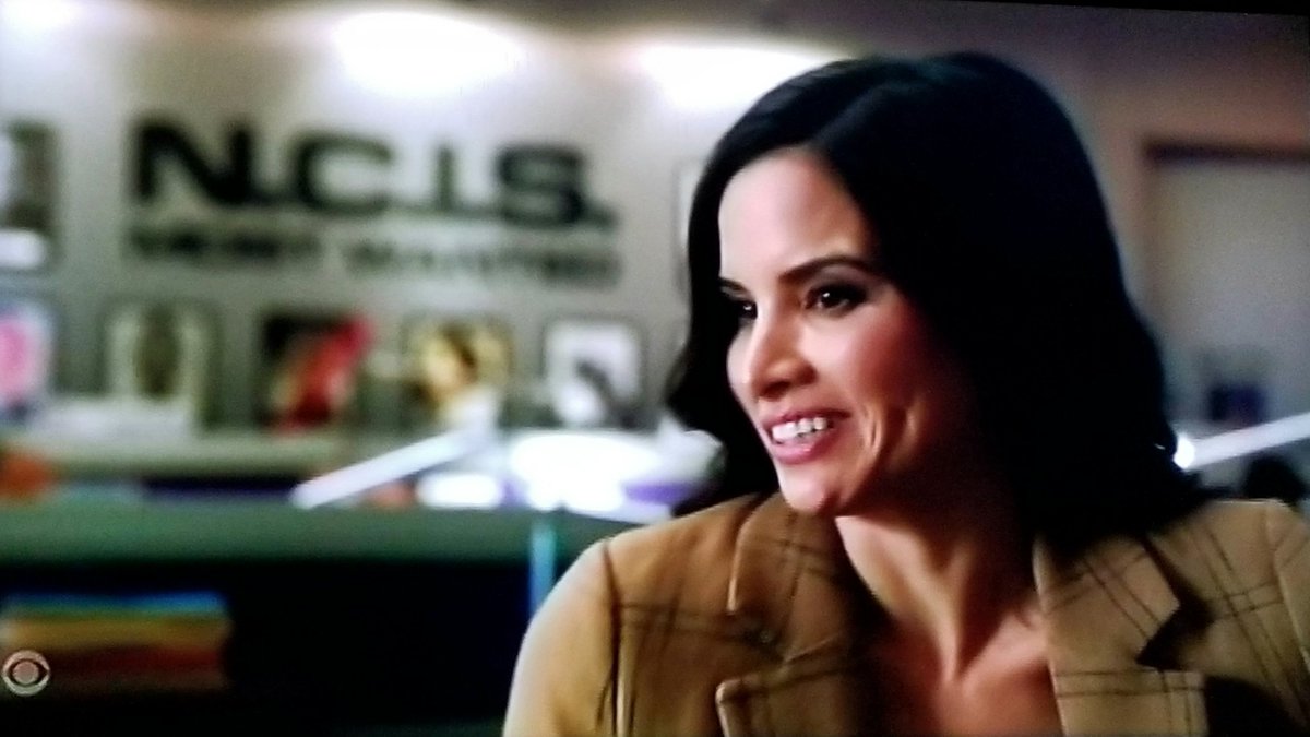 Otalia69's tweet photo. @katrinalaw watching #westcoast time, #AgentKnight getting #weddingdate ready on #NCIS...📺 https://t.co/J5Ta9UBqt5