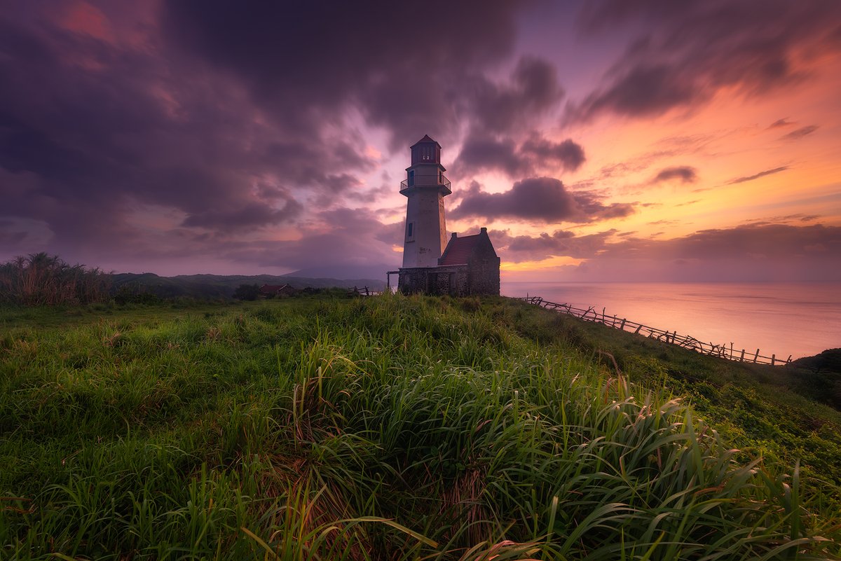 AlexGalicinao's tweet photo. GM frens, photographers and collectors🤗☕️ 
Hope you all have a great and fulfilled week ahead!
Sharing you this Lighthouse shot taken from one of my favorite places in the Philippines, Batanes. 

Feel free to like and RT for more reach.  Thanks🙏 https://t.co/XesxdIHypT