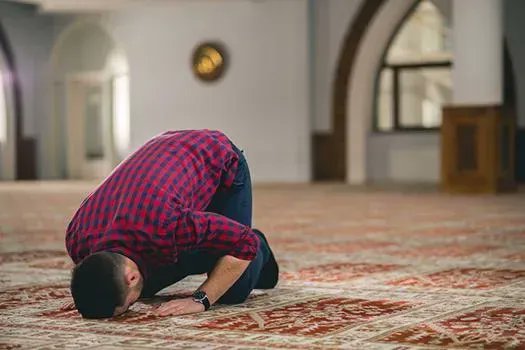 Hadithoftheday's tweet photo. Do I pray Witr straight after Isha? Before Fajr? When should I pray Witr? Find the answer here 
https://t.co/5GuZgC0ugB https://t.co/M7lqfQaaz0